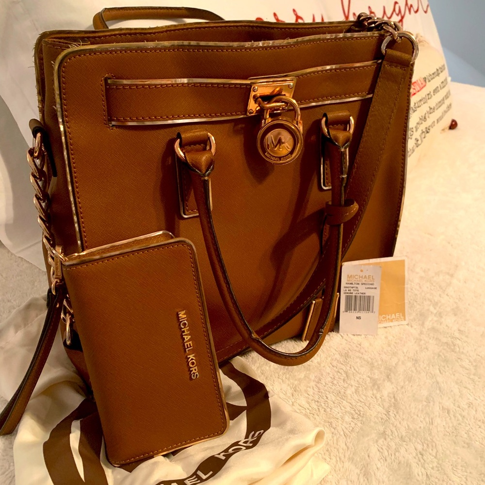 Michael Kors Hamilton Specchio, Rose Gold w/Matching Wristlet